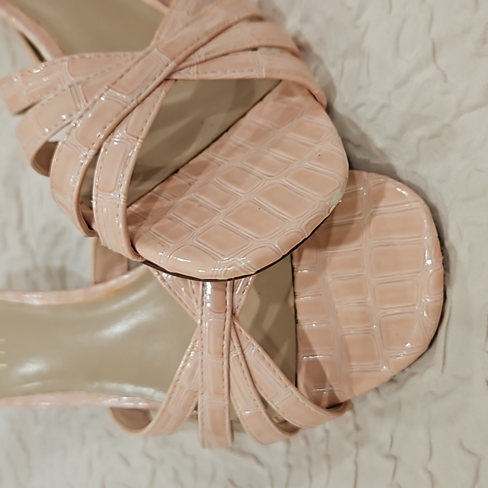 Pink RAYE Drive the Label Heels. Size 8 - Picture 5 of 8